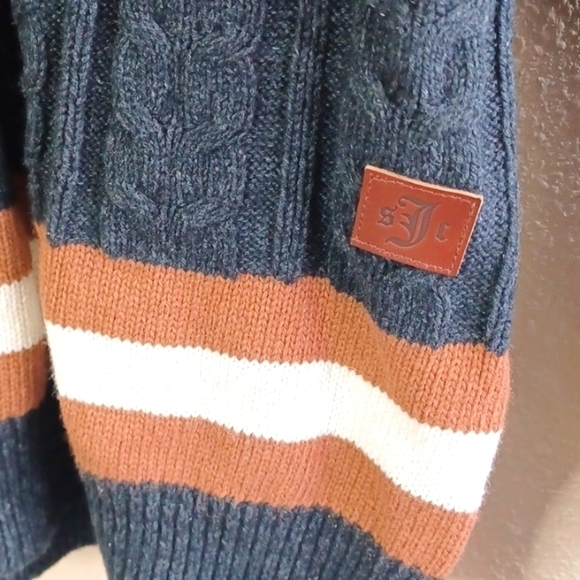 SEAN John V-Neck Sweater. - Picture 2 of 5